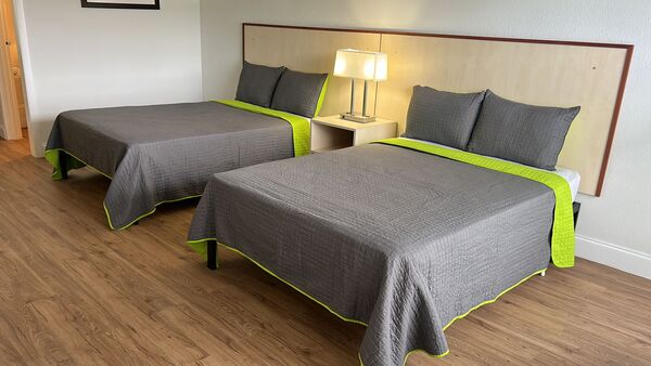 Double Queen Photo 1